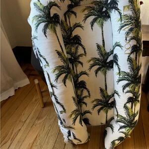 DOCK A TOT Deluxe (with Palm Tree Print) EUC no pets and TWO additional covers